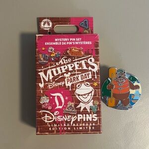 Disney The Muppets Park Day Mystery Pin Set - Orange & Green Bear Pin - 1 Pin